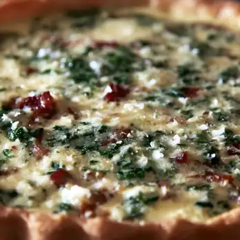 Romige Italiaanse Tarte met Pancetta en Parmezaanse Kaas