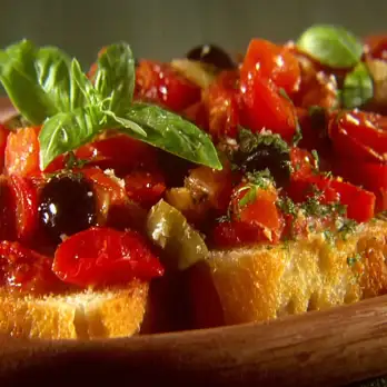 Panzanella: Italiaanse Tomaten-Broodsalade