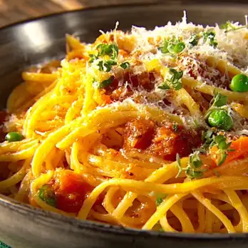 Linguine met Tomaat en Doperwten