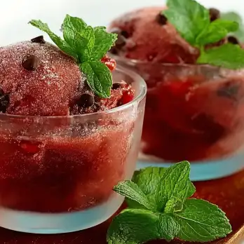 Granaatappel-Munt Sorbet met Chocoladechips
