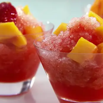 Gepocheerd Fruit met Koude IJskristallen