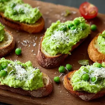 Doperwt Pesto Crostini met Tomaat