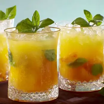 Perzik en Basilicum Daiquiri