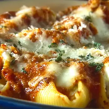 Gevulde Pastaschelpen met Arrabbiata Saus