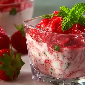 Aardbei-Mascarpone Granita met Munt