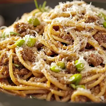 Spaghetti met Chianti, Pittige Worst en Tuinbonen