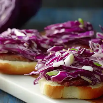 Zoetzure Varkenssliders met Koolsalade