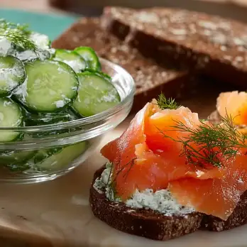 Rookzalm met Romige Komkommersalade