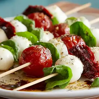 Mozzarella en Zongedroogde Tomaat Spiesjes