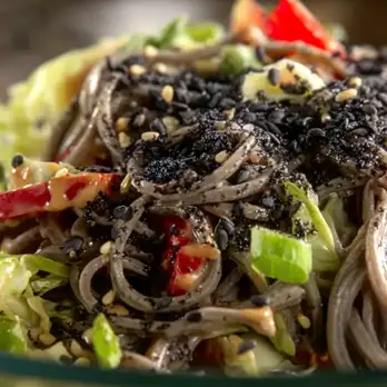 Verfrissende Soba Noedelsalade