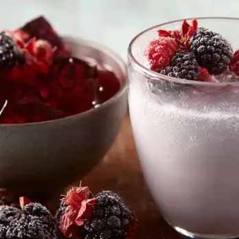 Hibiscus Panna Cotta met Verse Frambozen