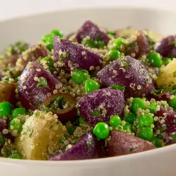 Kleurrijke Quinoa en Paarse Aardappelsalade