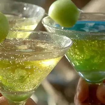 Appelmartini met Zure Appel Snoepjes