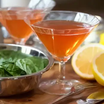 Italiaanse Martini met Basilicum en Citroen