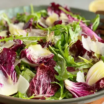 Frisse Italiaanse Radicchio en Witlofsalade
