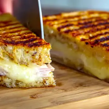 Venetiaanse Panino met Gruyère en Kalkoen