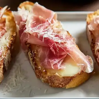 Frans-Italiaanse Panini met Boter, Kaas en Ham
