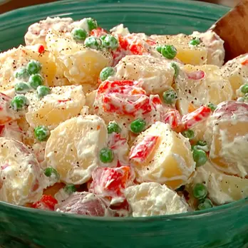 Frisse Aardappelsalade met Pimento en Erwten