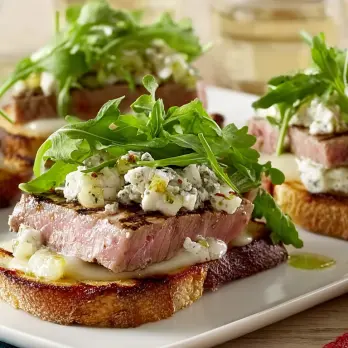 Ciabatta Sandwich met Tonijn en Zoete Augurkenmayonaise