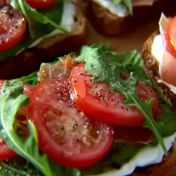 Heerlijk Open Gezicht Broodje met Prosciutto