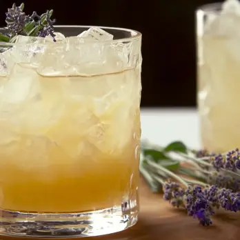 Lavendel-Kamille Tequila Cocktail