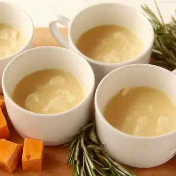 Romige Zoete Aardappelsoep met Rozemarijn