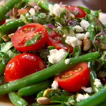 Knapperige Sperziebonensalade met Feta en Pistache