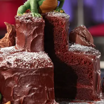 Smeuïge Chocoladetaart met Nougatvulling en Karamelbotercrème