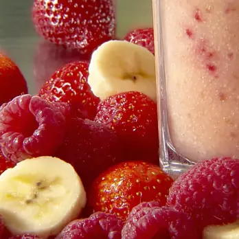 Energieke Ontbijtsmoothie met Banaan en Aardbei