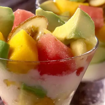 Fruitige Avocado Munt Dessertcocktail