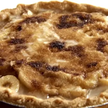 Appel-Banaan Taart met Warme Ahornsiroop