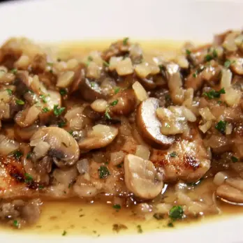 Kalfsmedaillons in Romige Marsala Saus