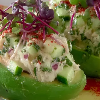 Krabsalade met Avocado en Pittige Aioli
