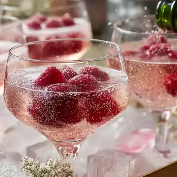 Frisse Prosecco met Frambozen Cassis IJsblokjes