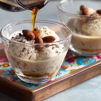Affogato met Vanille-ijs en Espresso