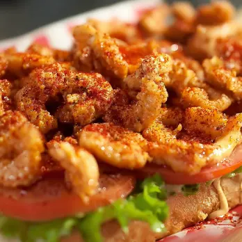 Cajun Kreeftbroodje met Pittige Garnalen