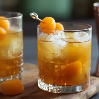 Abrikozen Manhattan Cocktail