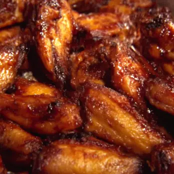 Maple Kipvleugels Met Zoete Glazuur