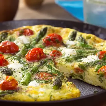 Brunchfrittata met Asperges en Geitenkaas