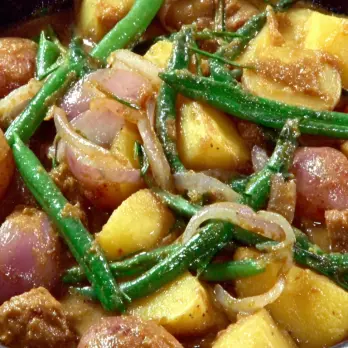 Aziatische Aardappelcurry met Sperziebonen