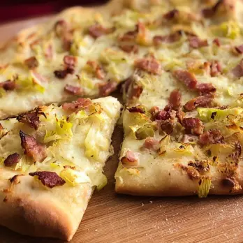 Tarte Flambée met Spek en Prei