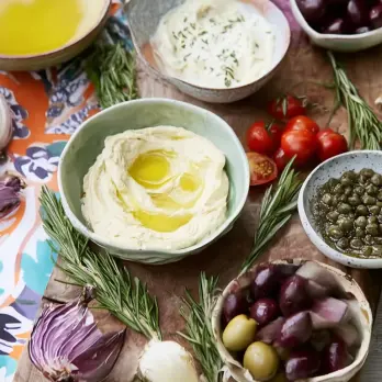 Tapenade Aioli Dip met Olijven en Rozemarijn