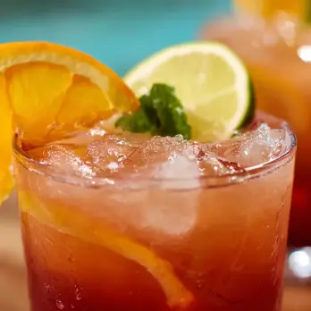 Verfrissende Cranberry-Sinaasappel Cocktail