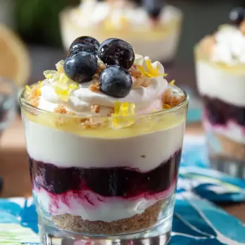 Zomerse Citroen-Blauwe Bes Cheesecake