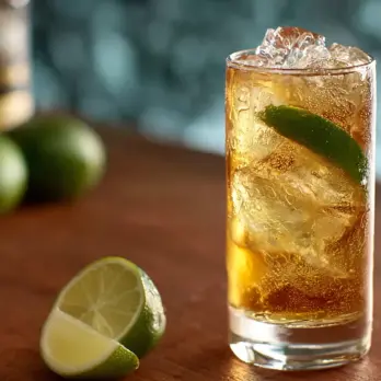 Captain Morgan Rum en Gemberbier Cocktail